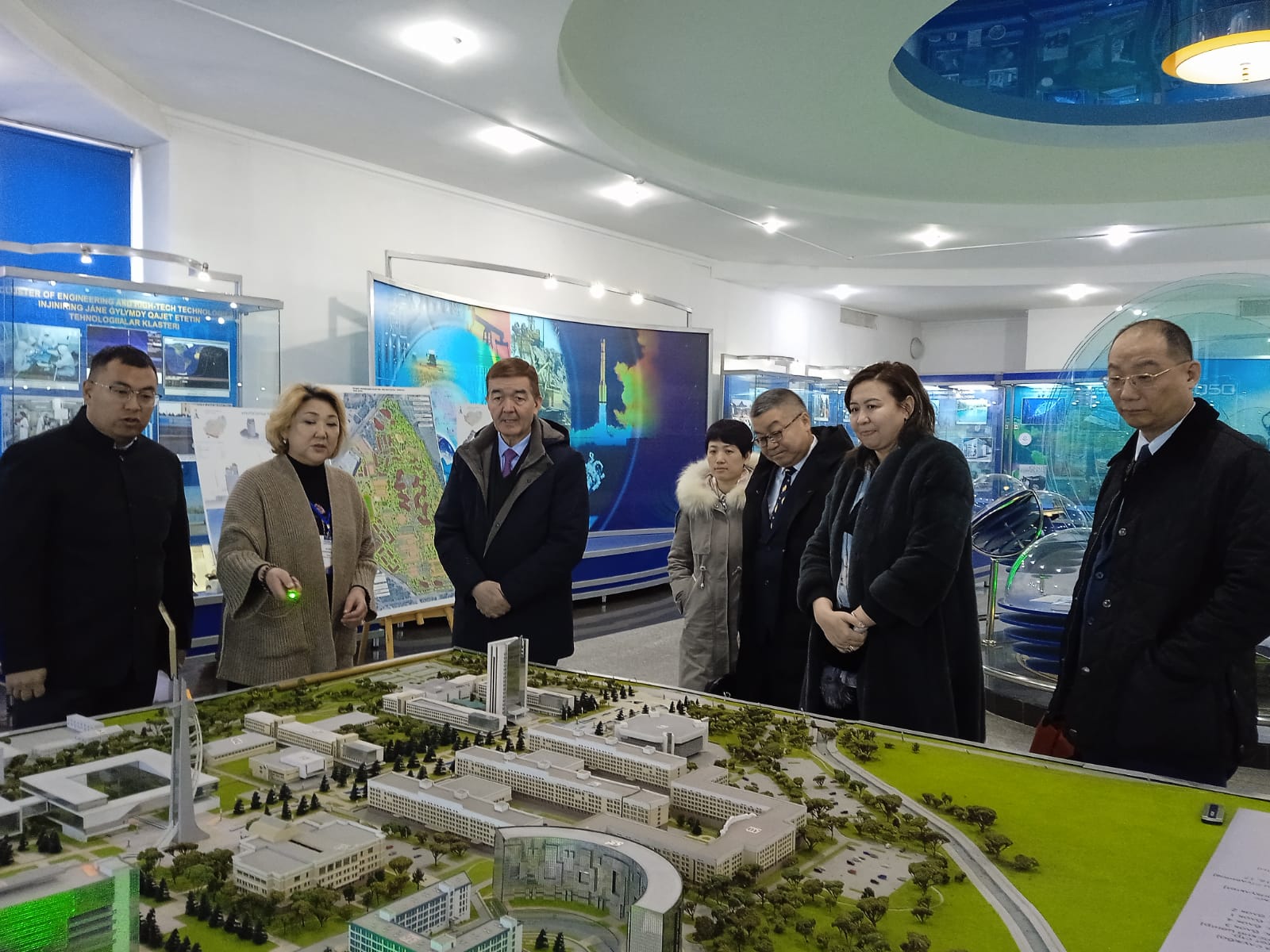 Delegation of Xinjiang Medical University to the treasury
